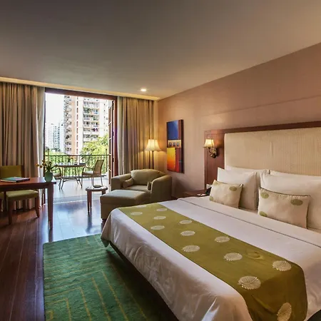 Dlf Club 5 Hotel Gurgaon Exterior photo