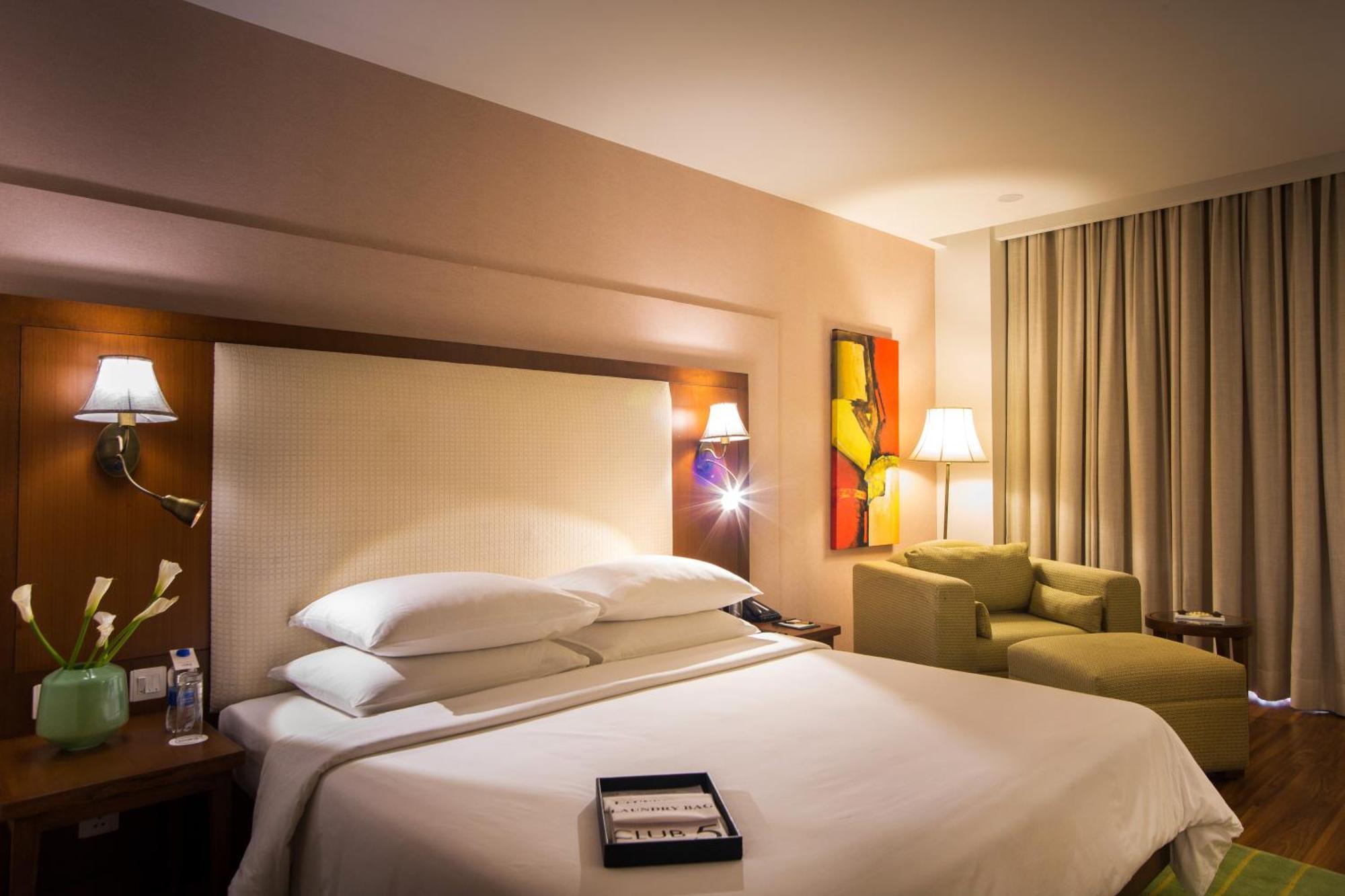 Dlf Club 5 Gurgaon
